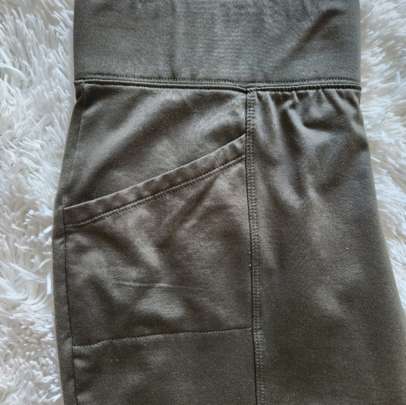 NWOT D&Co Active Pants With Pockets Straight Leg - Picture 2 of 5